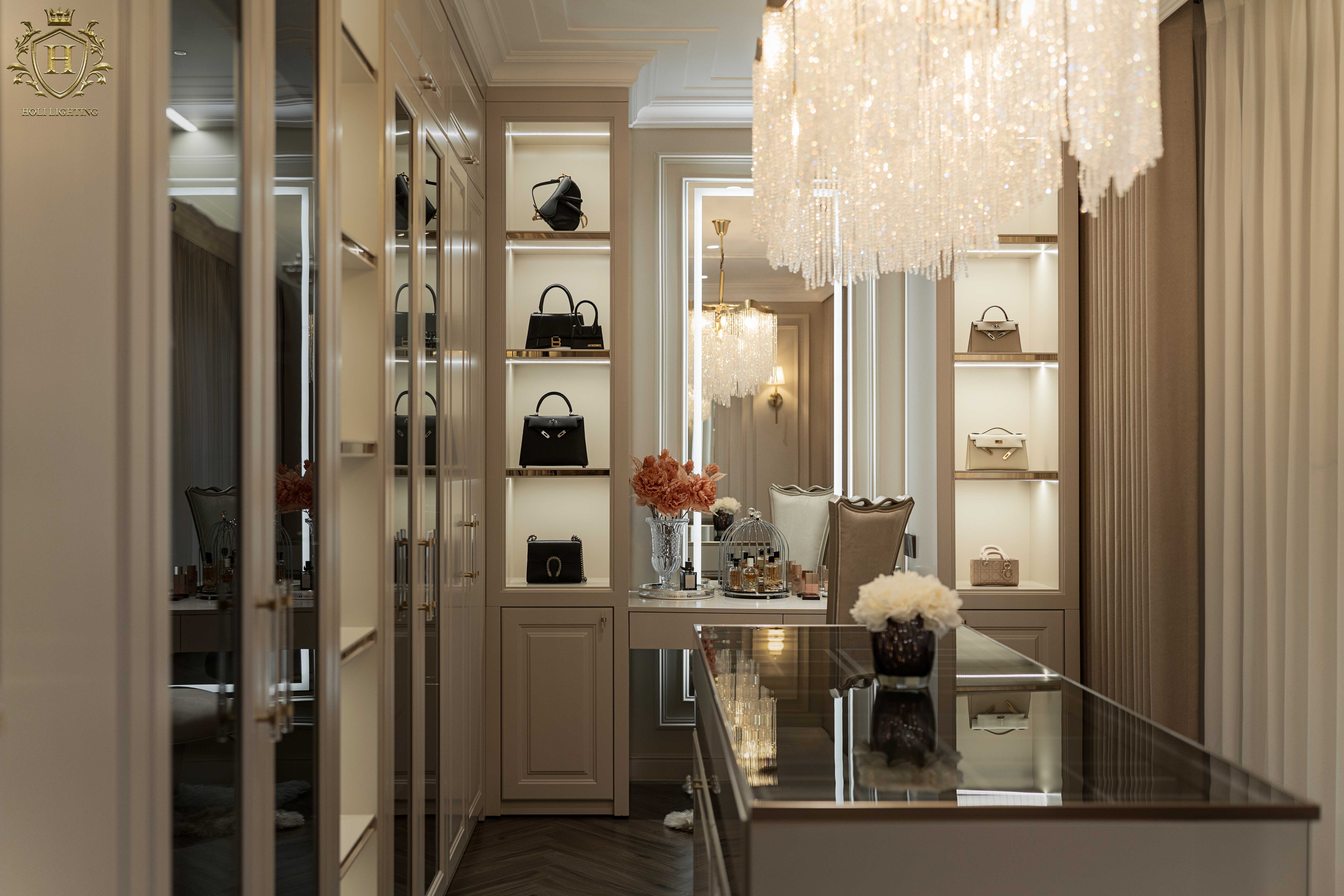 GRANDBAY_CLOSET 1.jpg